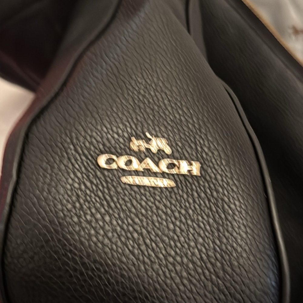 Coach classic black purse w/ optional unused shoulder strap; w/dust cloth (OLCC) - Picture 14 of 16